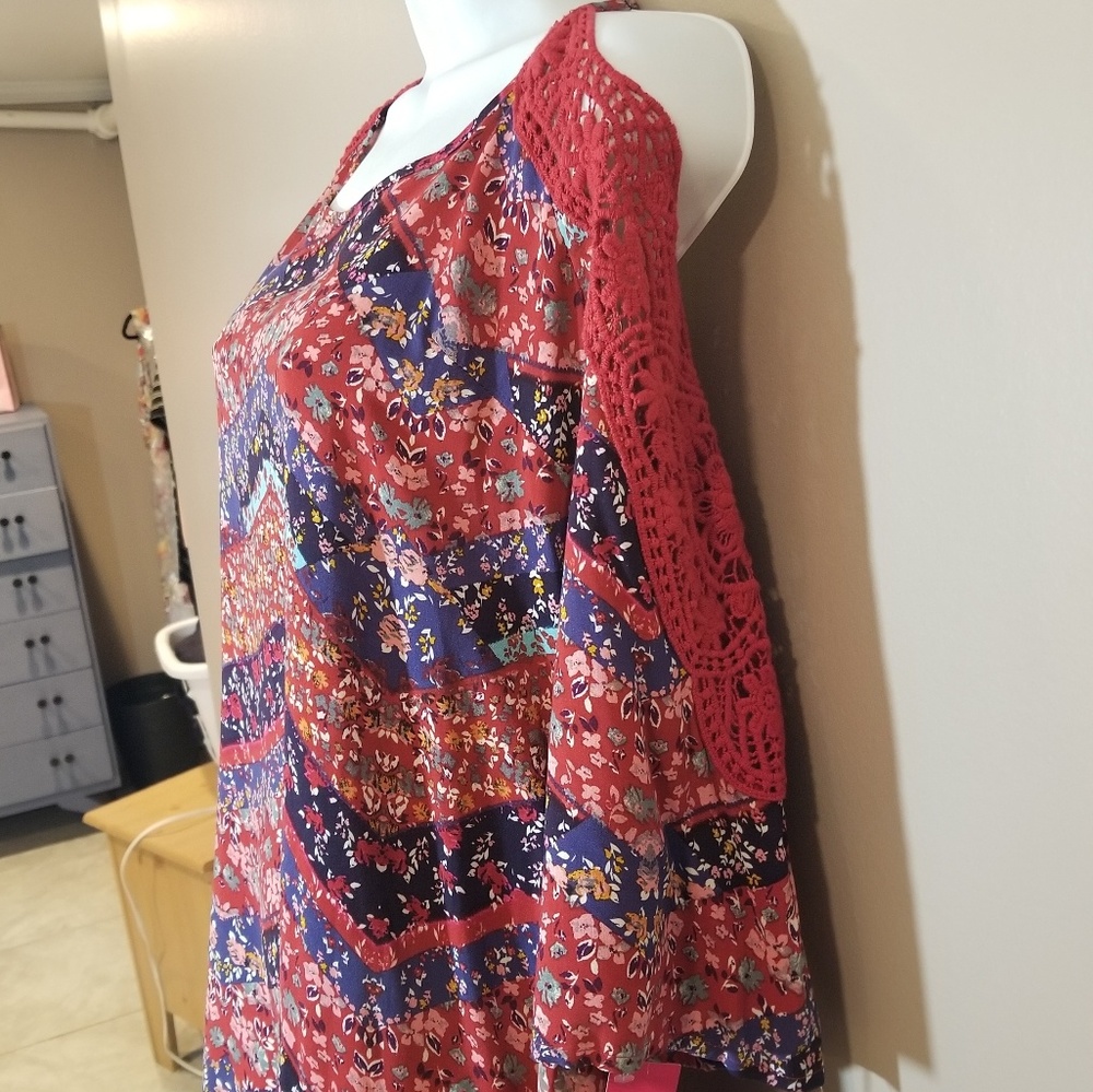 ⬇️3/$25 bundle NWT Dress, crochet cold shoulder - Picture 8 of 8